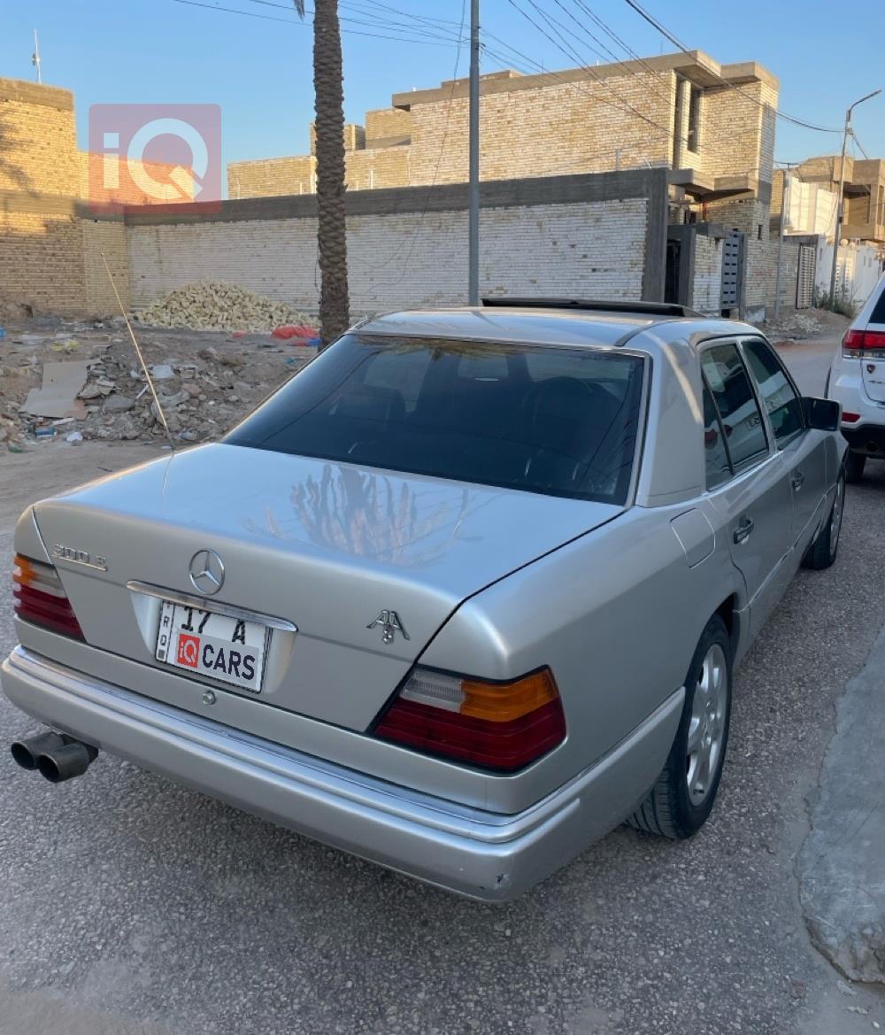 مرسيدس بنز E-Class